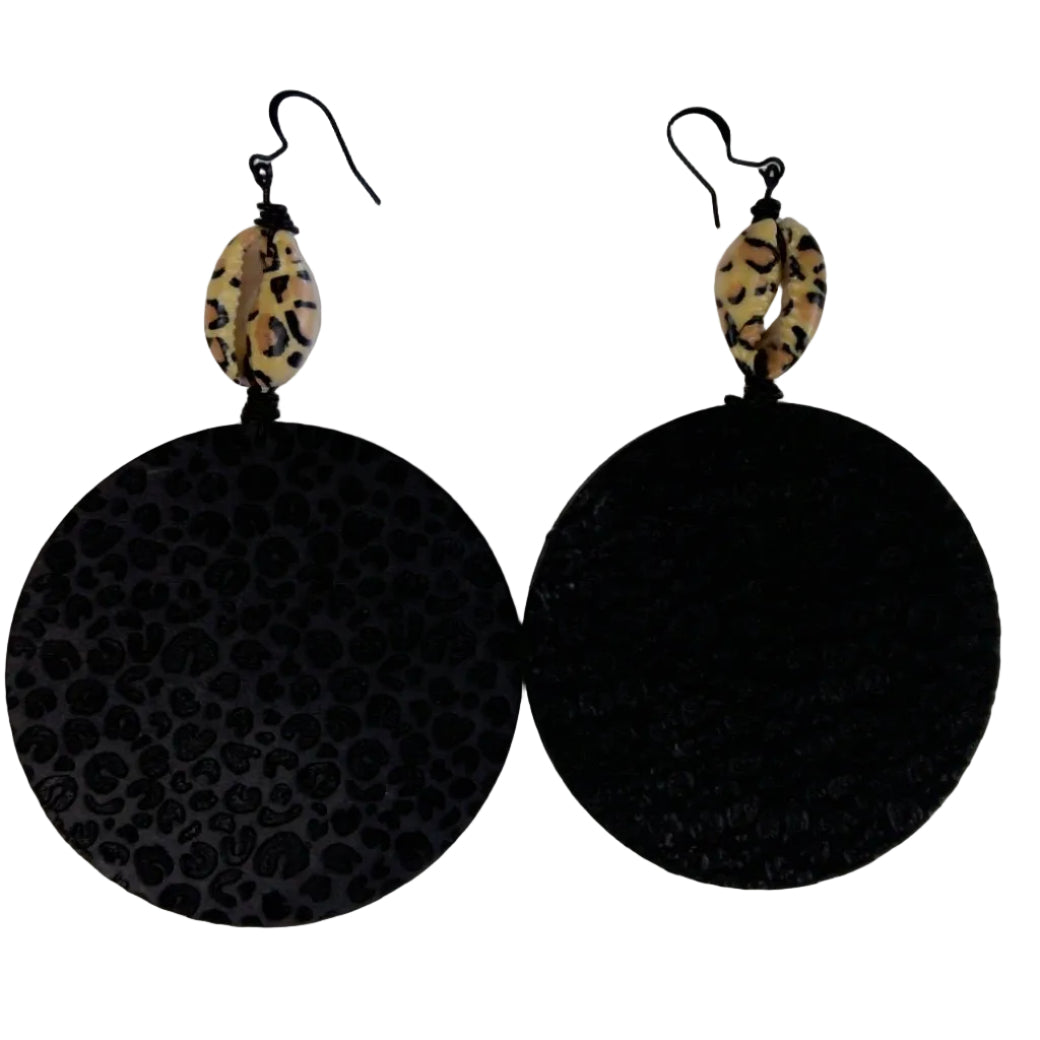 127-π Wild Grace Circle Earrings
